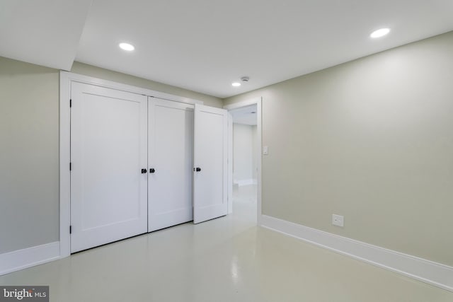 unfurnished bedroom featuring a closet