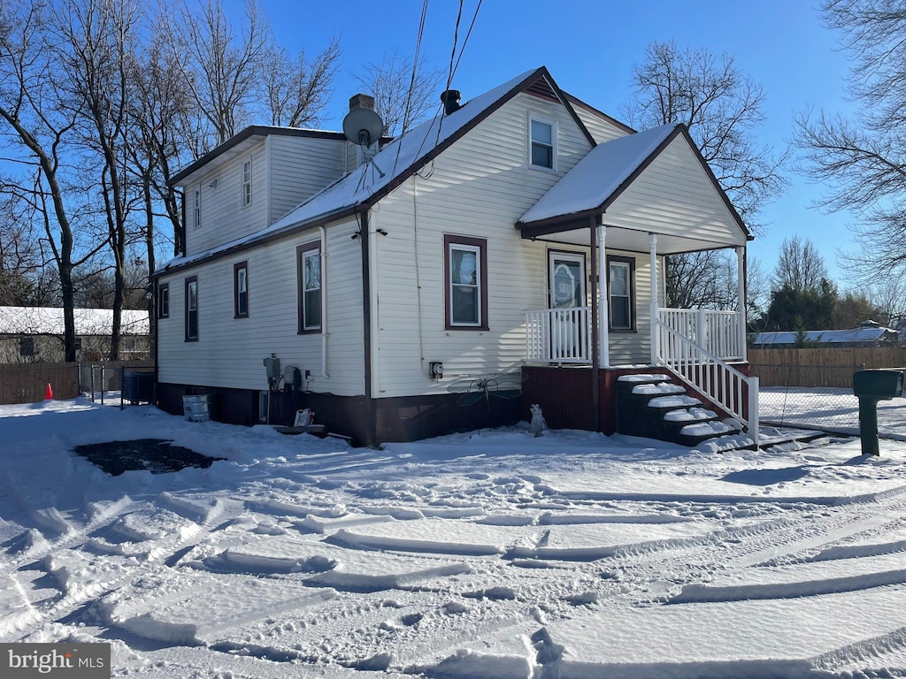 view of front of property