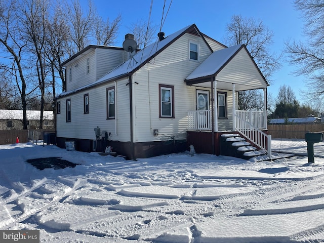 view of front of property