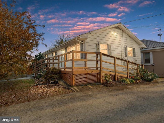 view of front of property