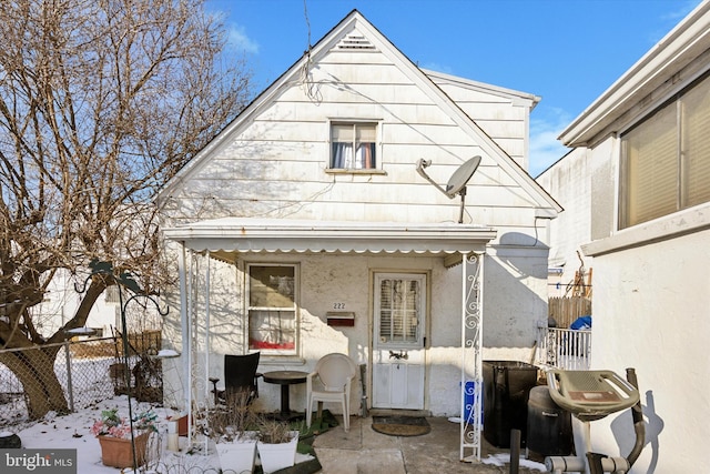 view of front of house