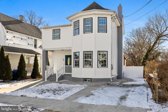 view of front of property