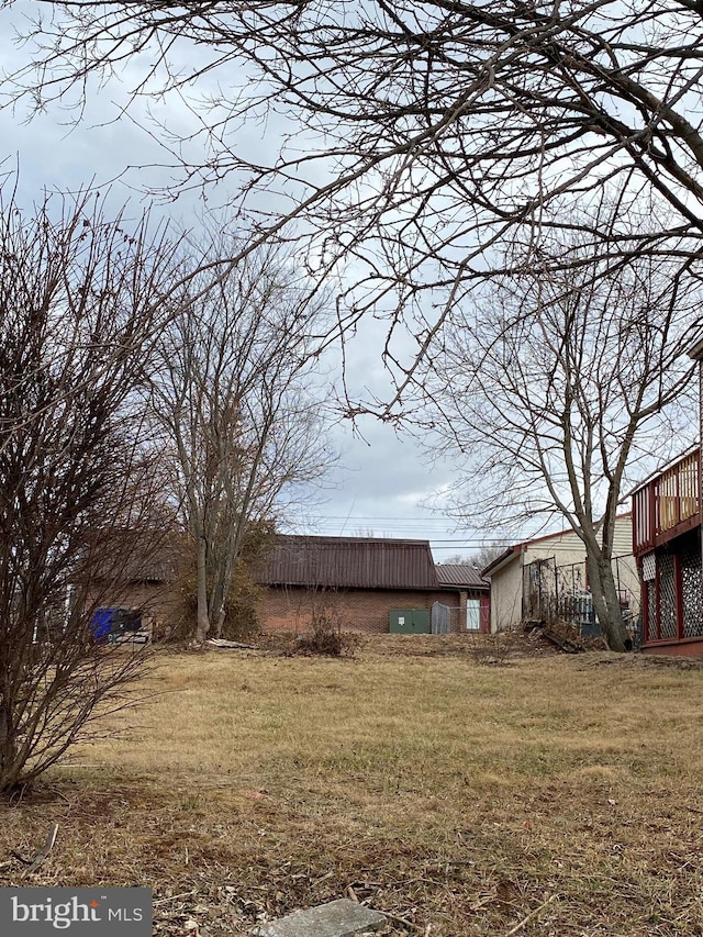 Listing photo 3 for 651 Walnut St, Pottstown PA 19464