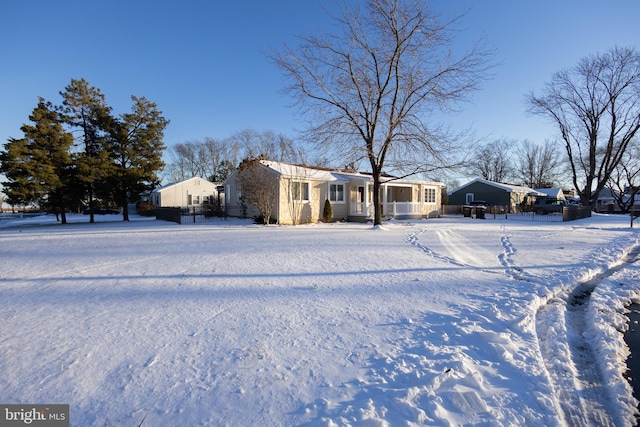 view of front of property