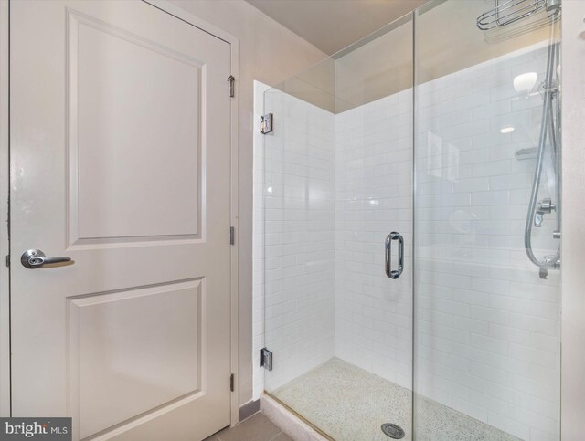 105 Christina Landing Dr Unit 905, Wilmington, DE 19801 - bathroom featuring a shower with shower door