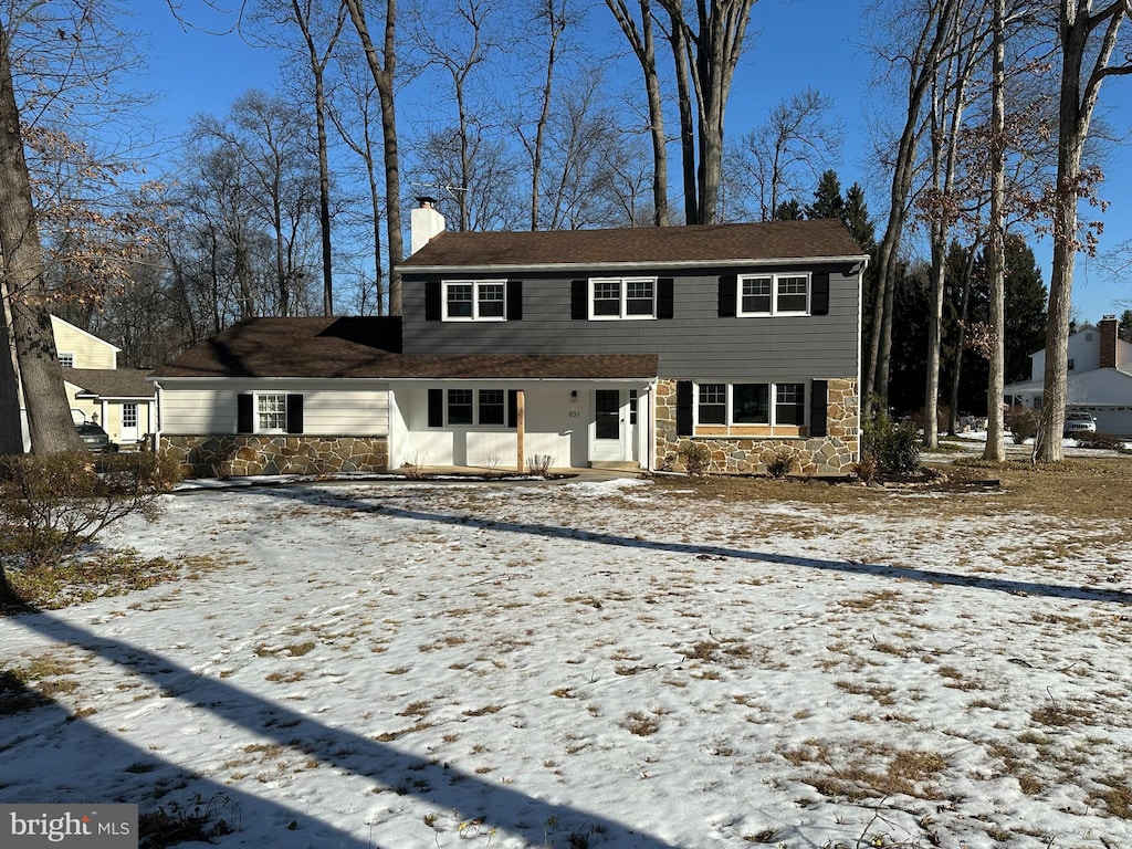 view of front property