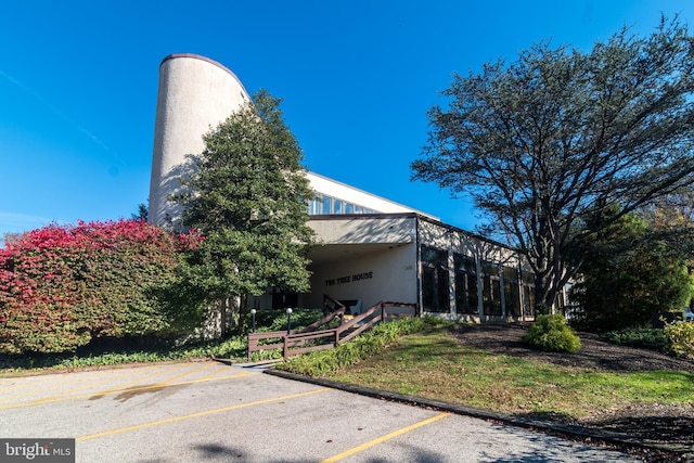 view of building exterior