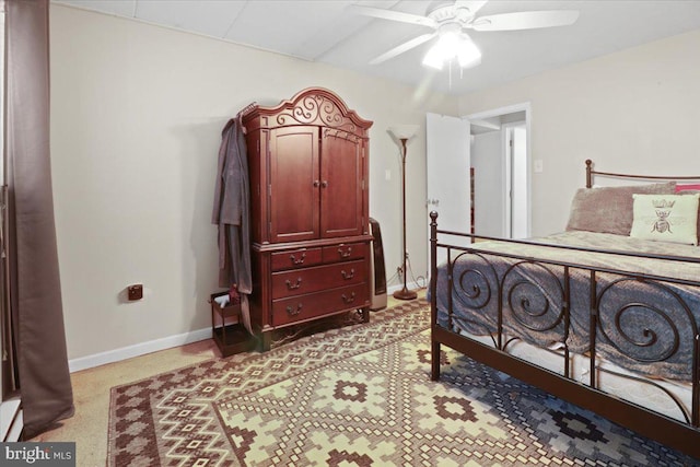 bedroom with ceiling fan