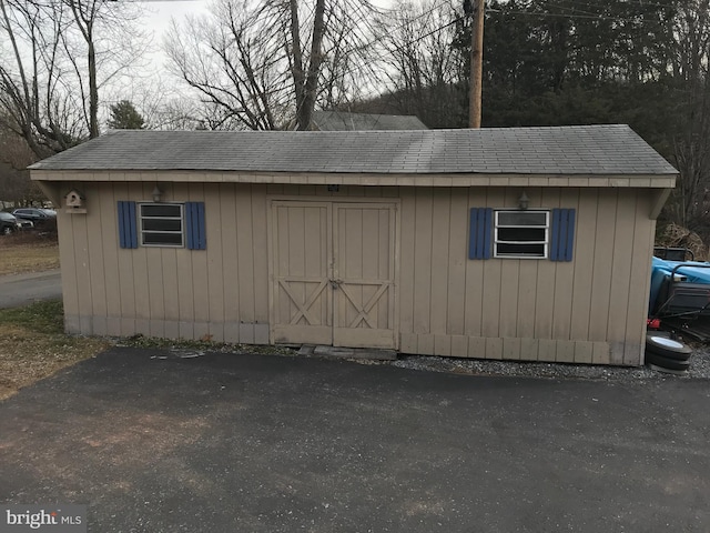 view of outbuilding