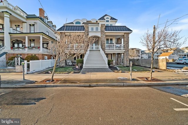 view of front facade with a porch