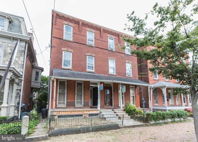 view of front of home featuring covered porch