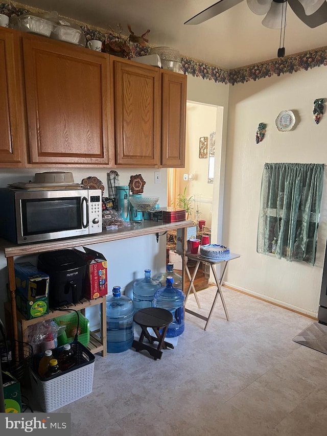 kitchen with ceiling fan