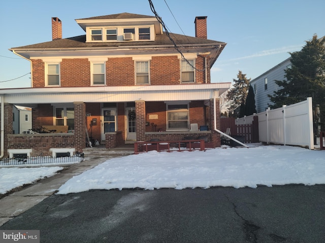 view of front of home with covered porch