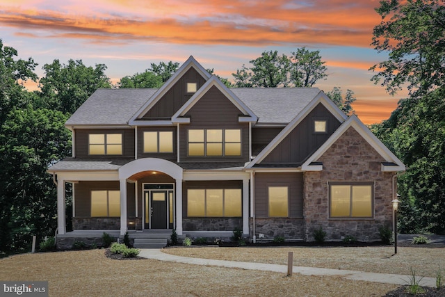 craftsman-style house featuring a yard