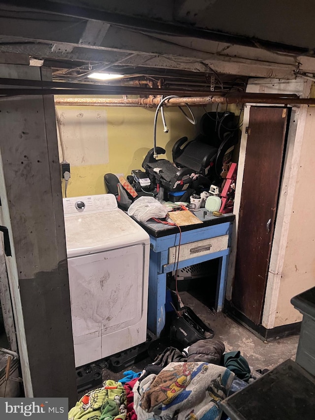 basement with washer / dryer