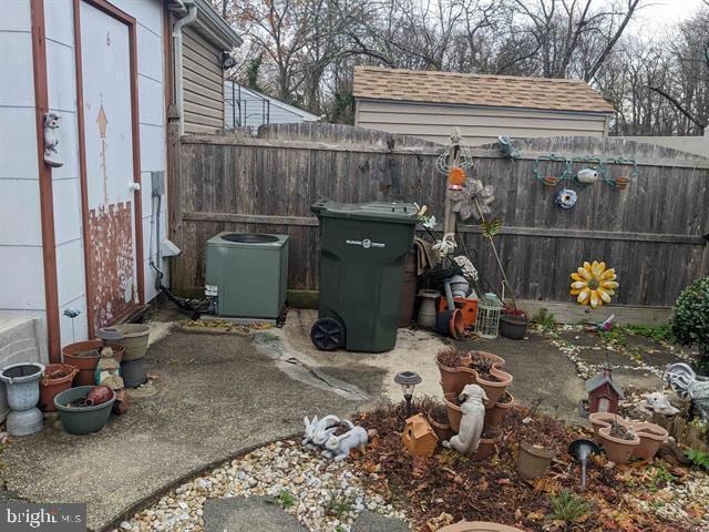 view of yard featuring central AC