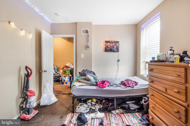 bedroom with carpet flooring