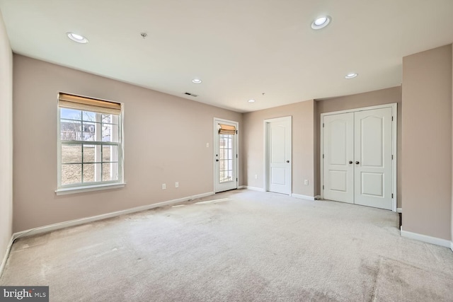 view of carpeted spare room