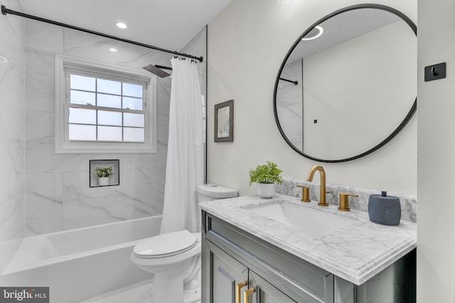 full bathroom featuring visible vents, toilet, shower / tub combo with curtain, vanity, and recessed lighting