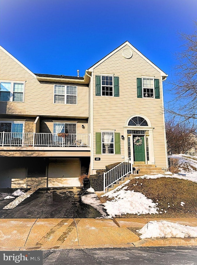 view of front of home featuring a garage