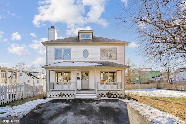 view of front of home with covered porch