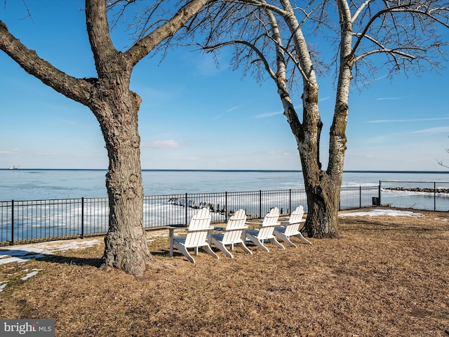 view of yard featuring a water view