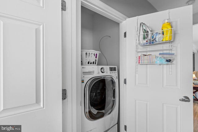 laundry area featuring washer / dryer