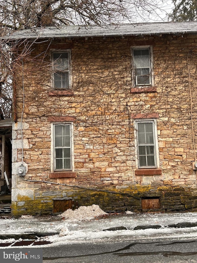 view of home's exterior