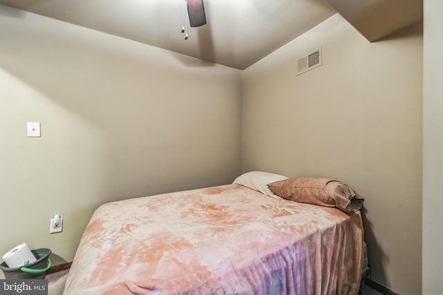 bedroom featuring ceiling fan