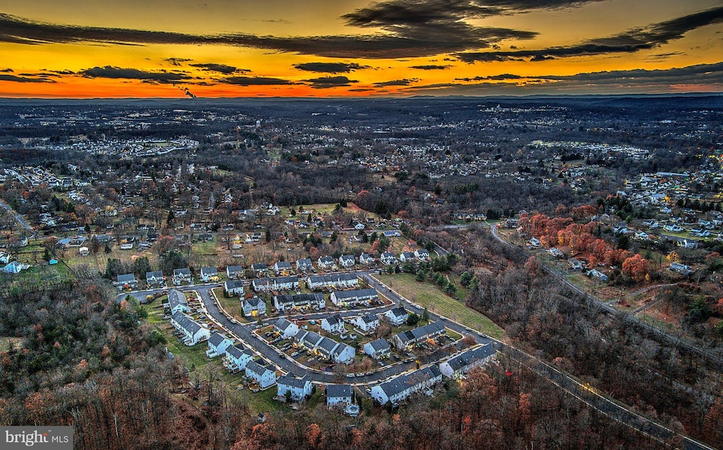 view of aerial view at dusk