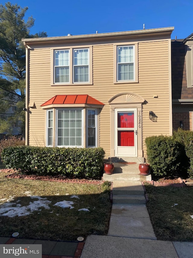 view of front of property