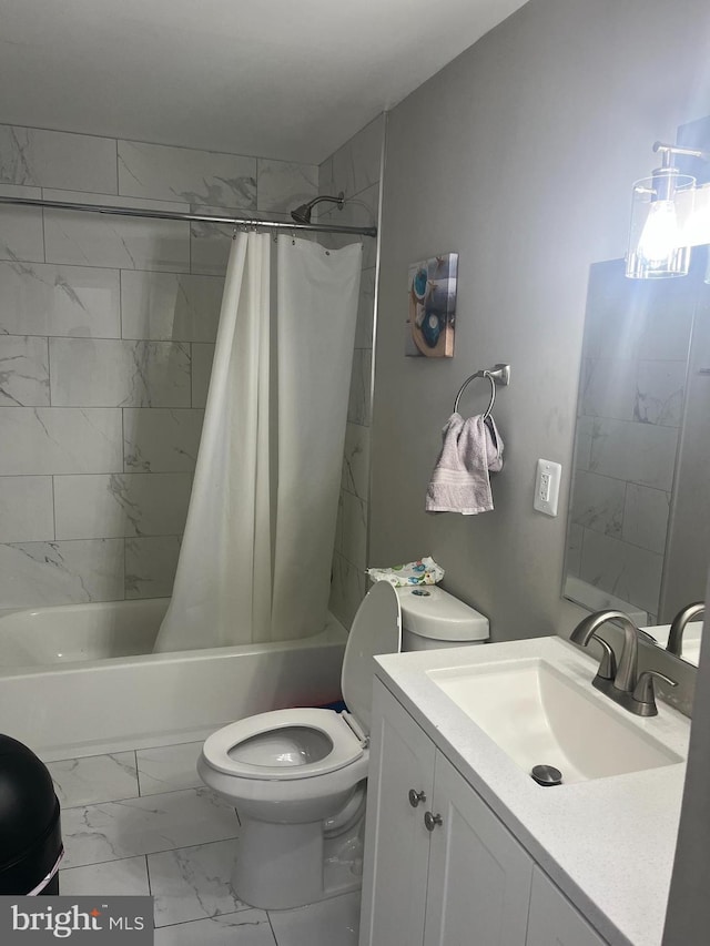 full bathroom featuring vanity, toilet, and shower / bath combo