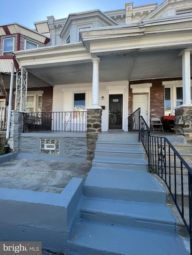 view of front of home with covered porch