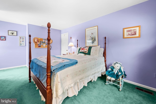 view of carpeted bedroom