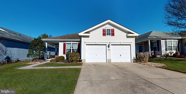 view of front of property featuring a front lawn