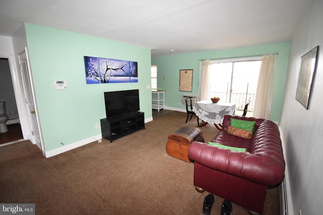 living room with carpet