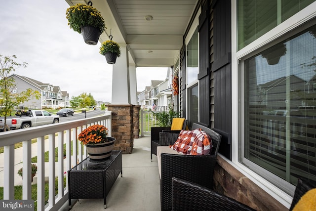 balcony featuring covered porch