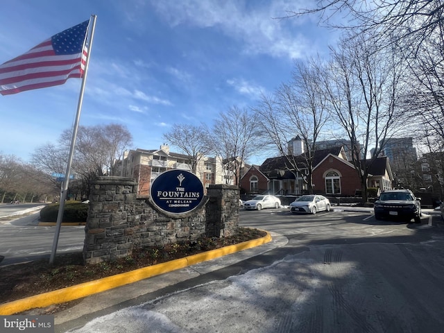 view of community / neighborhood sign