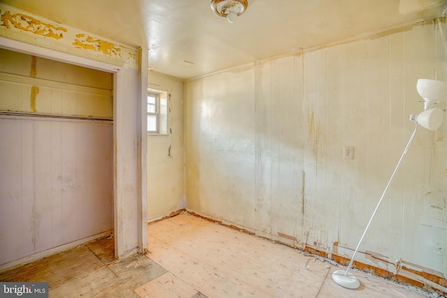 unfurnished bedroom featuring a closet