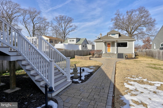 view of yard with central AC unit