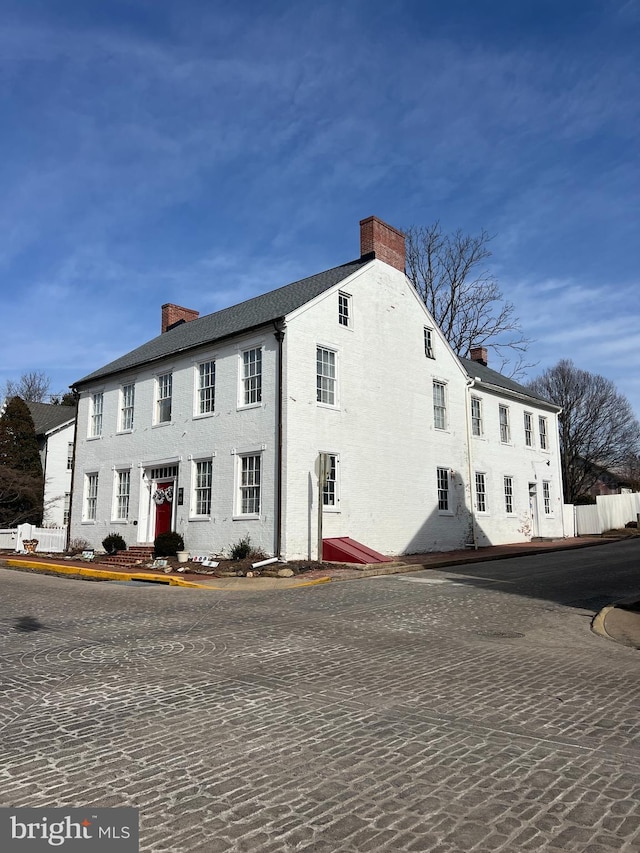 view of front of property