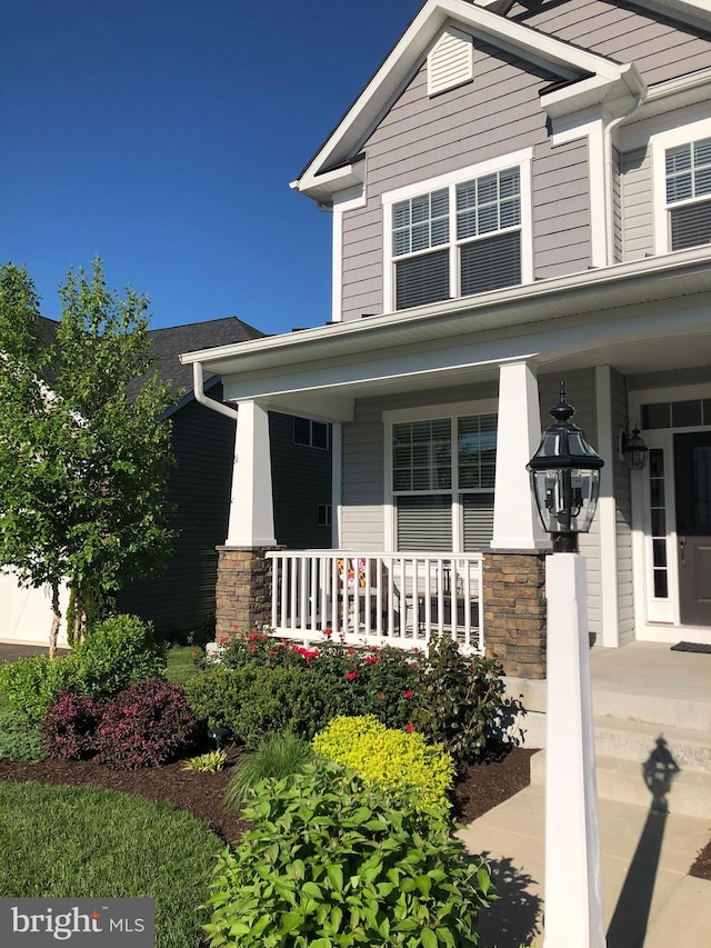 craftsman-style house featuring a porch