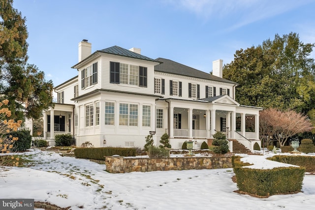 view of front of home with covered porch