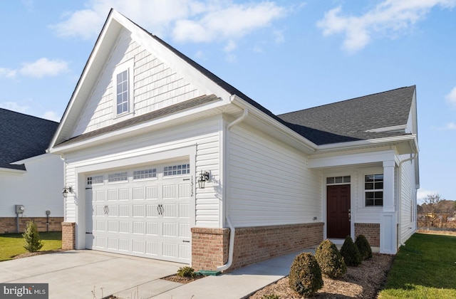 view of front facade featuring a garage