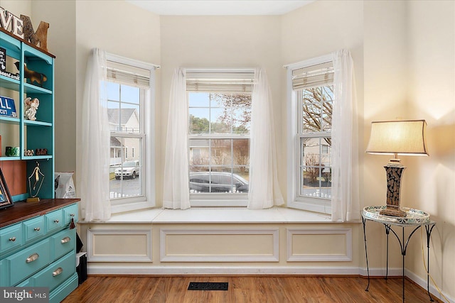 10434 New Quay Rd, Ocean City, MD 21842 - room details with baseboards, visible vents, and wood finished floors