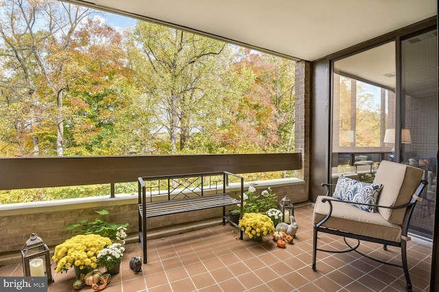 view of sunroom / solarium