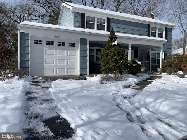 view of front property featuring a garage