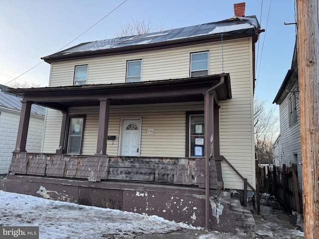 view of front of property featuring a porch