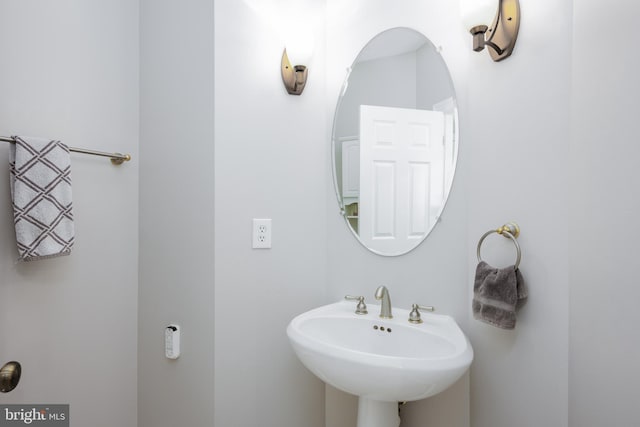 bathroom with sink