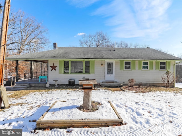 view of front of property